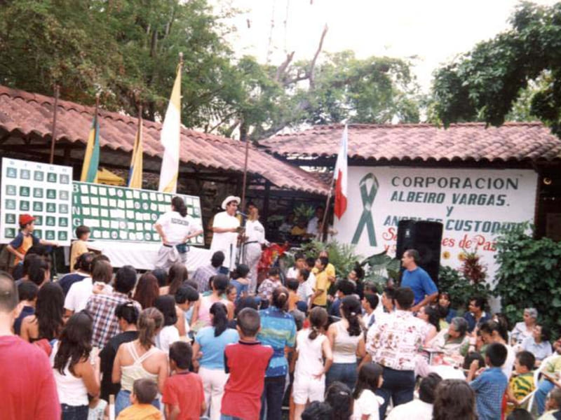 bazar-favac-2002 — Fundación Albeiro Vargas